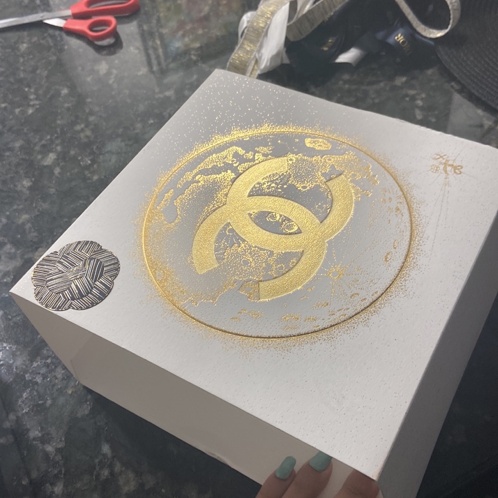 Chanel gift wrap set - Picture 3 of 4